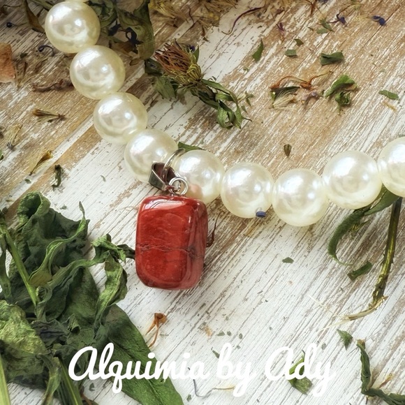Alquimia White and Red Pearl Necklace - Picture 1 of 2